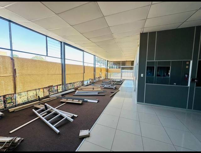 BUSINESS FOR SALE IN ROODEPOORT WEST